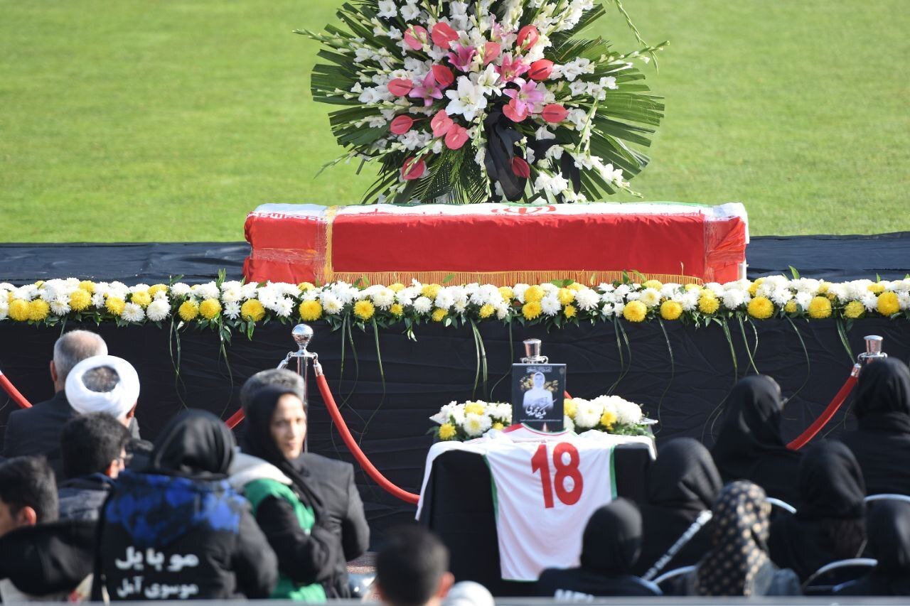اندوهی که یکساله شد ... اندوهی که یکساله شد ...