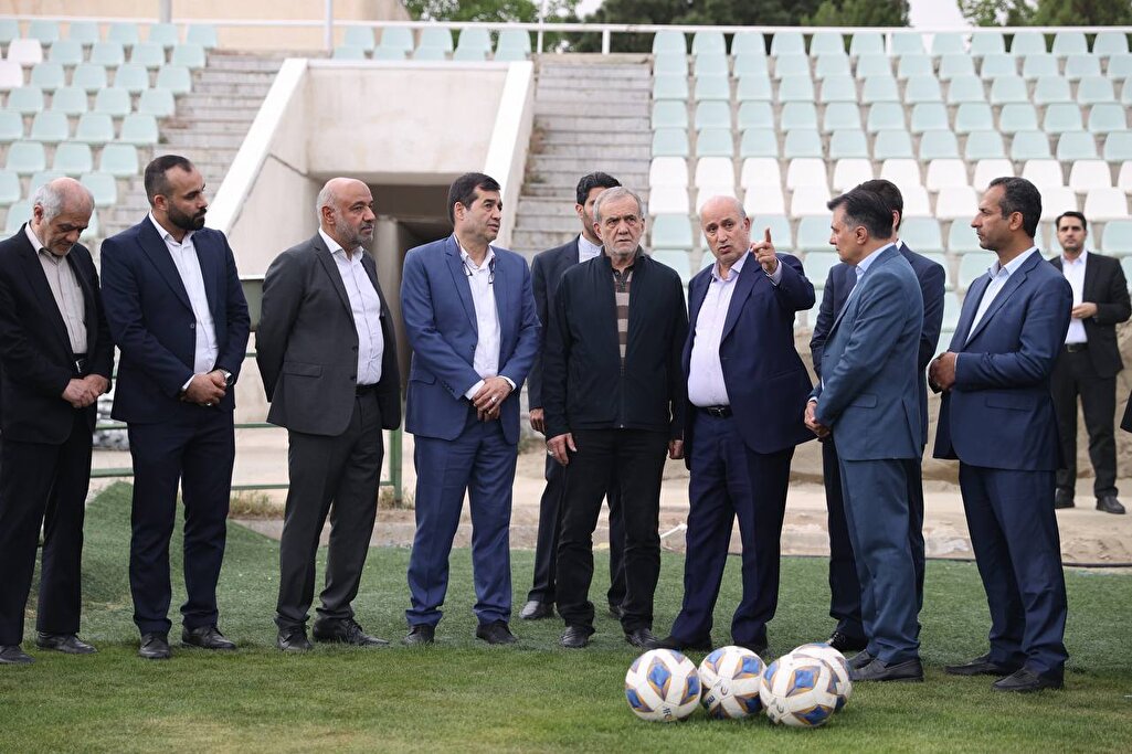 بازدید دکتر پزشکیان از مرکز ملی فوتبال ایران