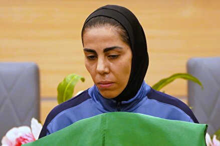 مراسم بدرقه تیم ملی فوتسال بانوان با توسل به بارگاه امام رضا (ع)