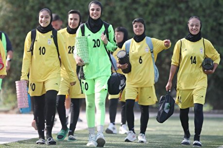 گزارش تصویری از تمرین تیم ملی دختران زیر ۲۰ سال گزارش تصویری از تمرین تیم ملی دختران زیر ۲۰ سال