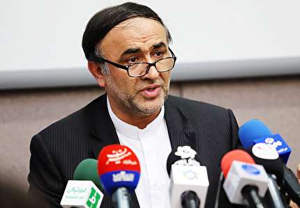 حسن زاده: کمیته انضباطی با تخلفات تماشاگران شاهین بوشهر برخورد خواهد کرد