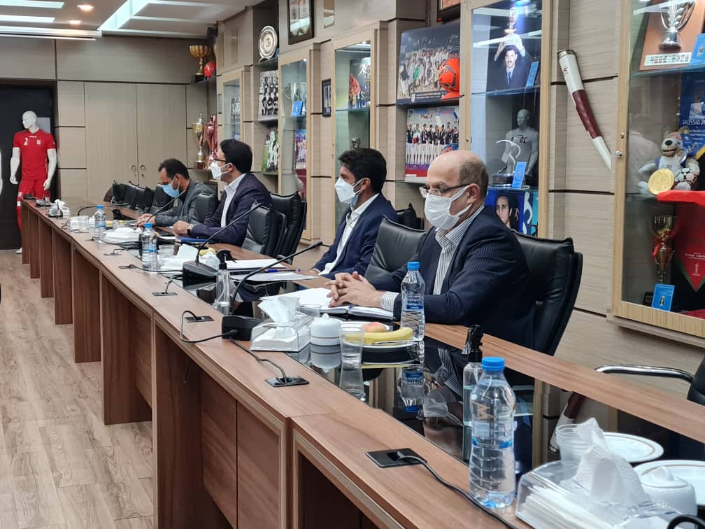 نشست هم اندیشی توسعه فوتبال برگزار شد نشست هم اندیشی توسعه فوتبال برگزار شد