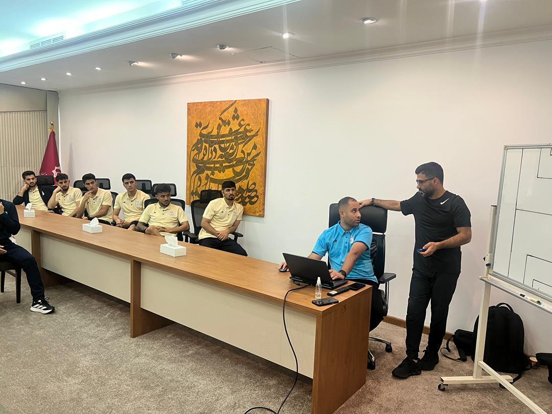 برگزاری جلسه فنی تیم ملی امید در دومین روز اردوی دبی برگزاری جلسه فنی تیم ملی امید در دومین روز اردوی دبی