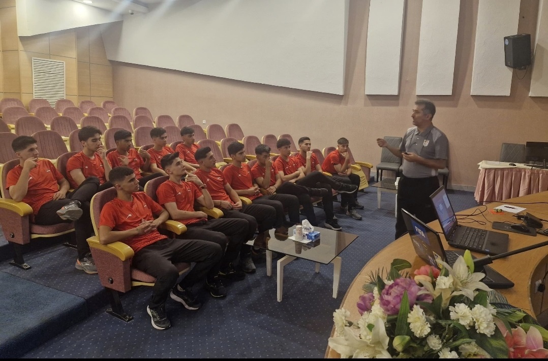 برگزاری کلاس دانش افزایی داوری برای اعضای تیم ملی فوتسال جوانان برگزاری کلاس دانش افزایی داوری برای اعضای تیم ملی فوتسال جوانان