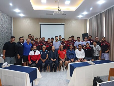 دیدار رییس فدراسیون فوتبال با ملی پوشان فوتبال ناشنوایان