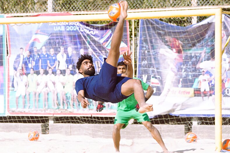 تمرین تیم ملی فوتبال ساحلی در ماسه های مرکز ملی