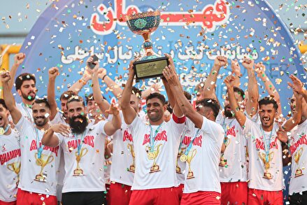 گزارش تصویری از جشن قهرمانی تیم فولاد هرمزگان در لیگ برتر فوتبال ساحلی